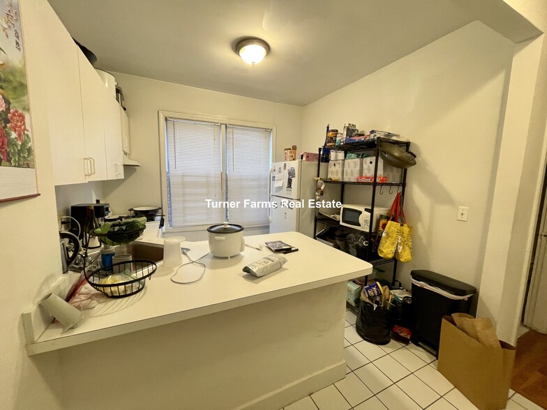 Building Photo - 530 Cambridge St