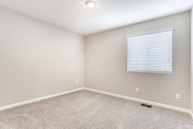 Building Photo - Evolve Real Estate: Beautiful House with Solar Panels  Available for Move in on August 5th!