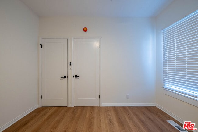 Building Photo - 108 N Broadway