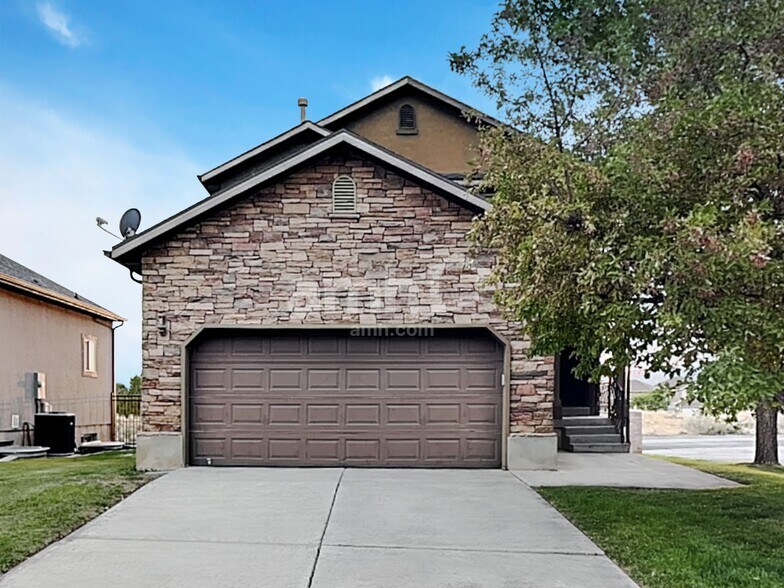 Primary Photo - 10567 Sugarloaf Dr