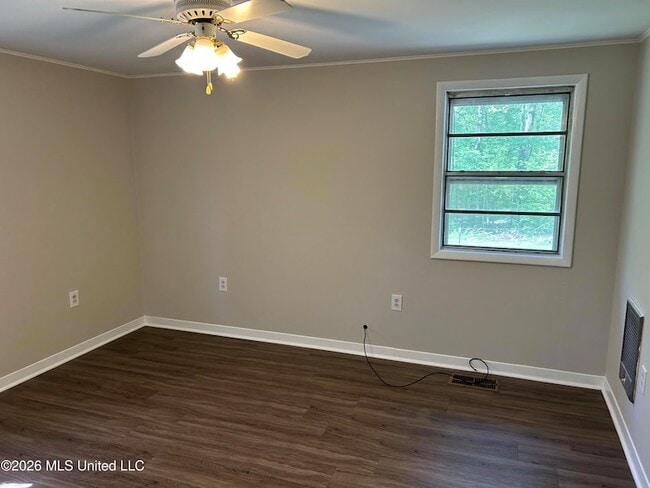 Building Photo - 3464 S Red Banks Rd