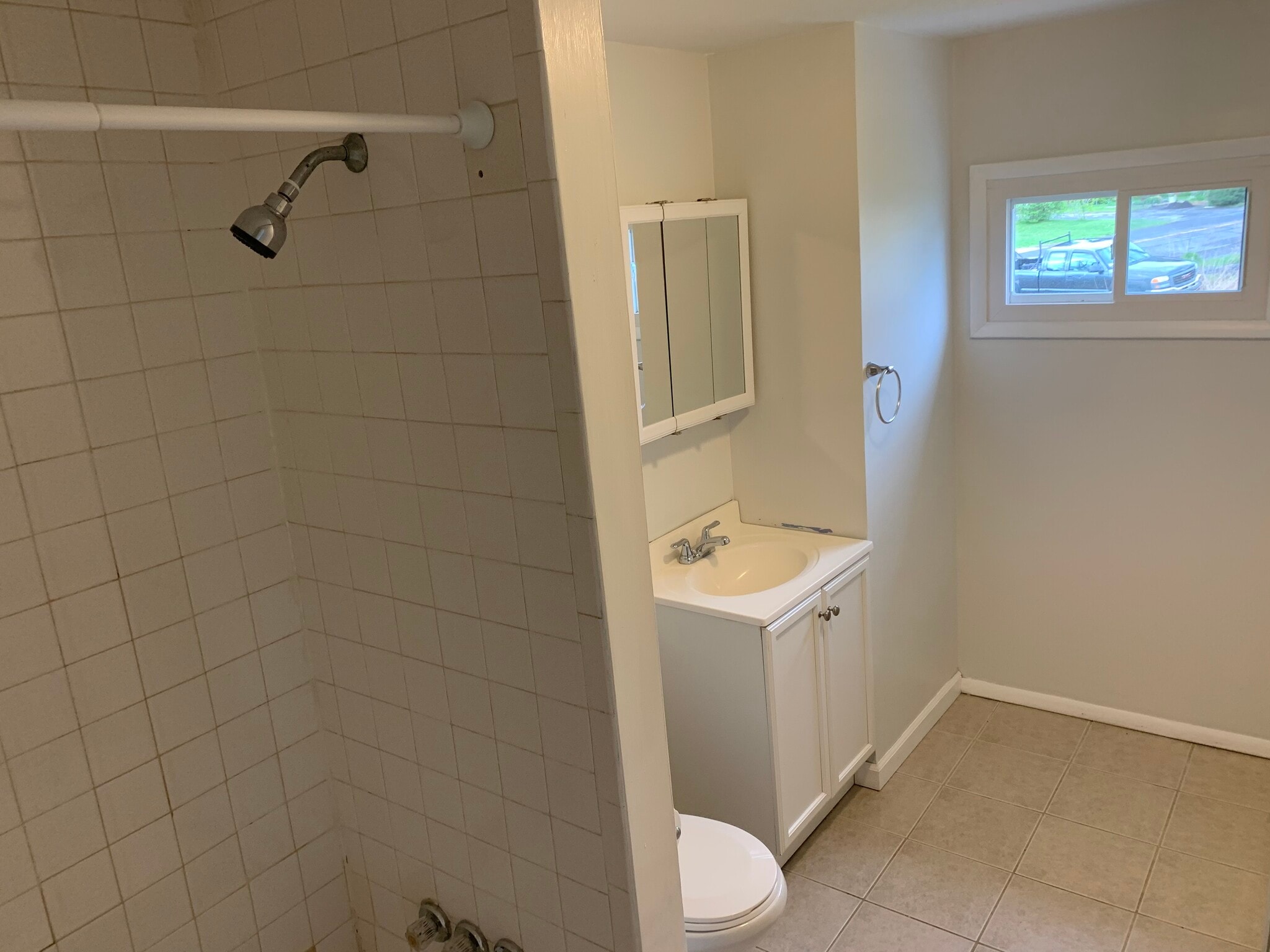 Building Photo - 421 NY-146