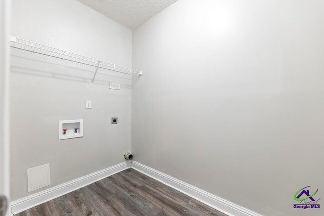 Building Photo - 206 Beau Claire Cir