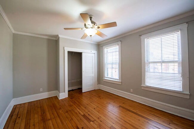 Building Photo - 512 S Lazelle St