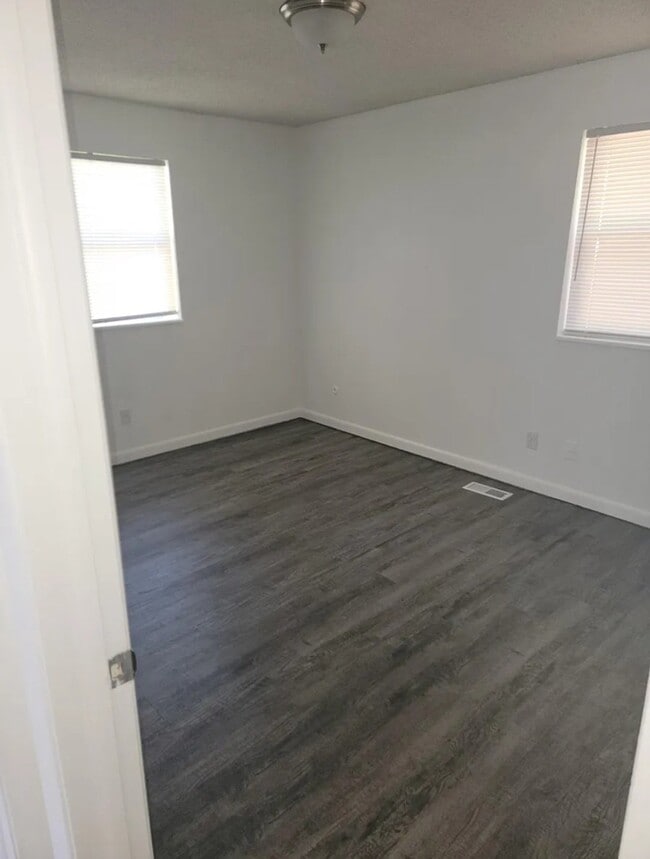 Building Photo - 5542 Xanadu St