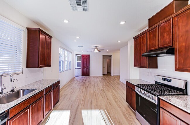 Building Photo - stunning one-story home