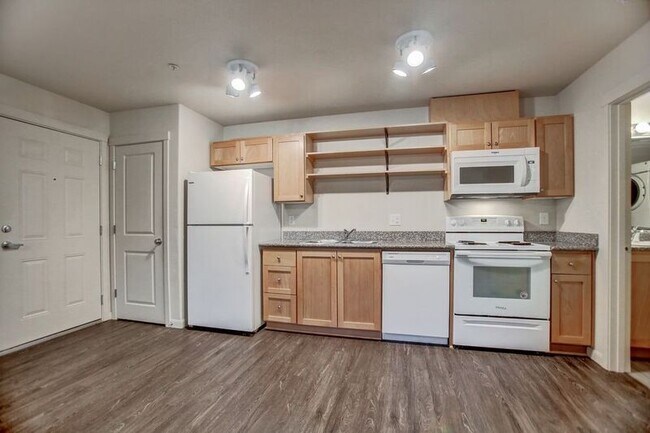 Building Photo - 245 SE 146th Ave