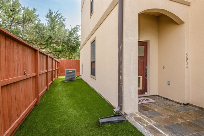 Building Photo - 3034 Orchard Ct