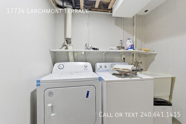 Building Photo - 17734 Larchmont Terrace