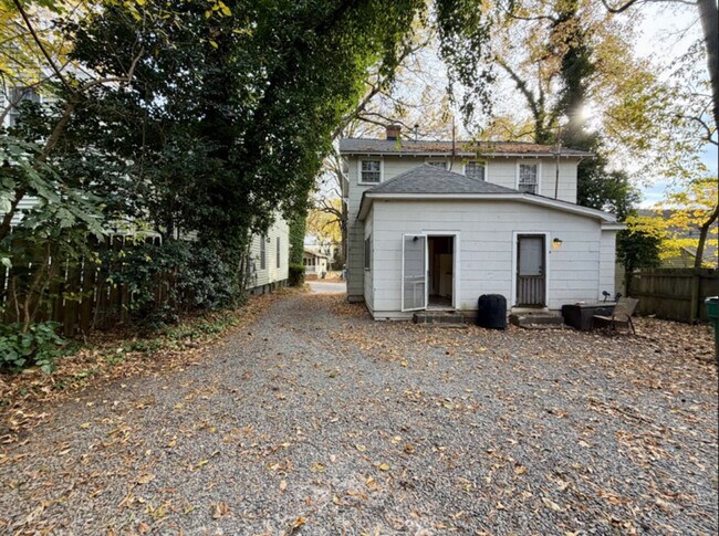 Building Photo - 1511 Hamorton Pl