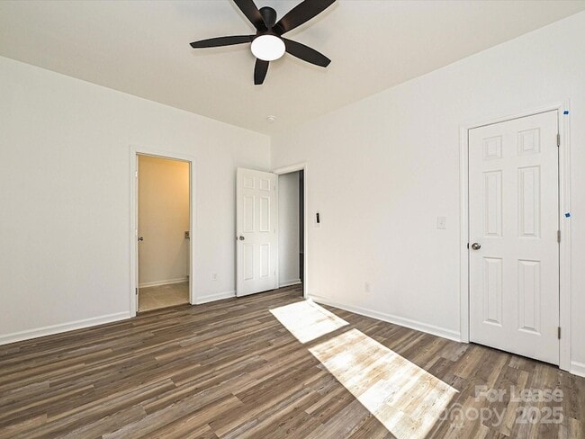 Building Photo - 1349 Russell St