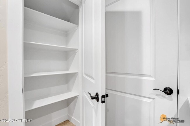 Building Photo - 533 Ashbrook Dr