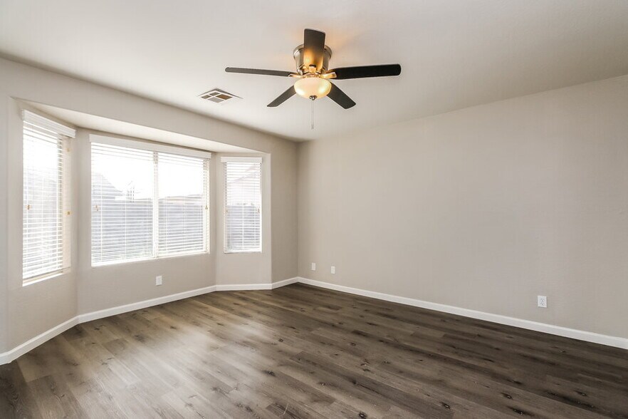 Building Photo - 2829 W Grenadine Rd