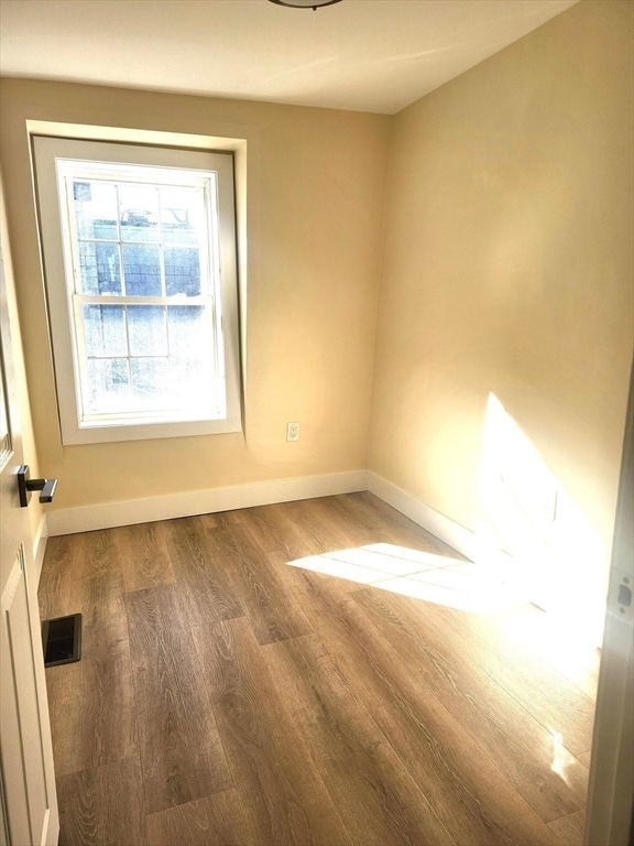 Building Photo - 264 Bowen St