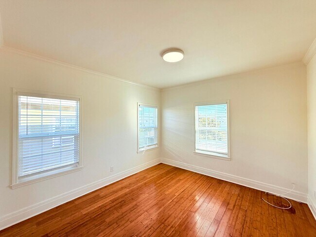 Building Photo - 1536 4th Ave