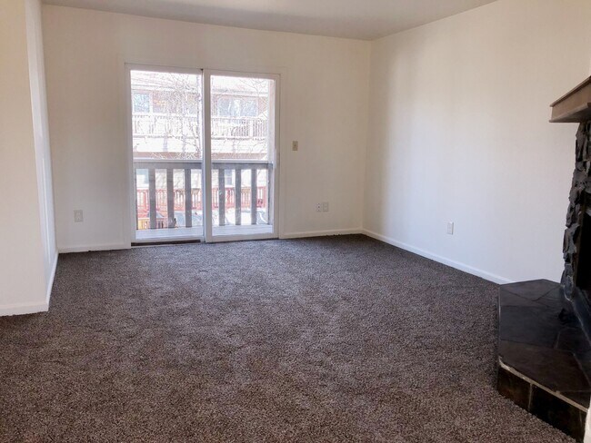 Building Photo - 1103 Broaddus St