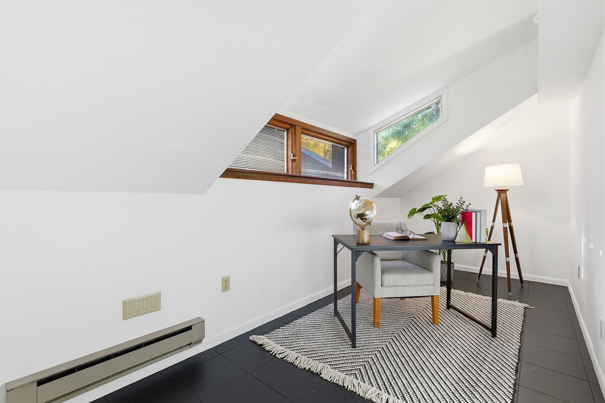 Building Photo - 1 Myrtle Hill Rd