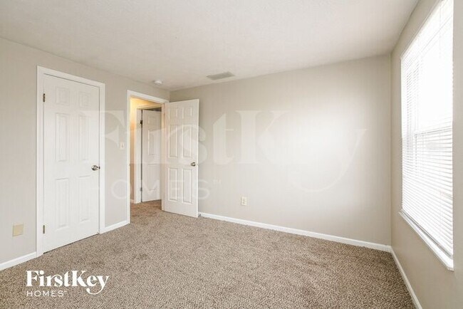 Building Photo - 8365 Castle Ridge Ln