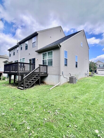 Building Photo - 466 Racite Rd