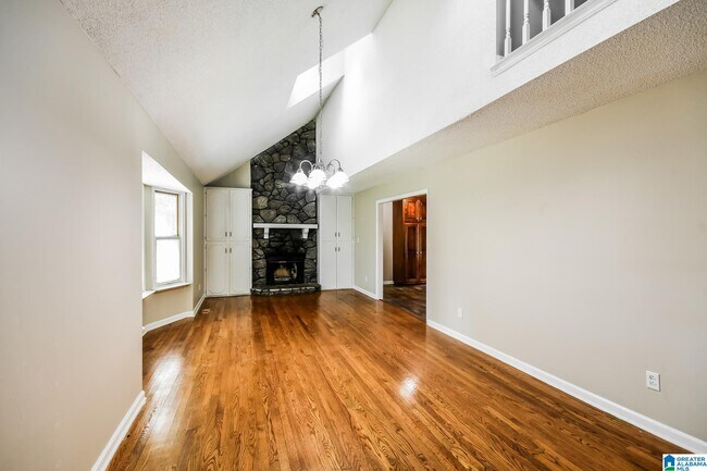 Building Photo - 2085 Edenwood Cir