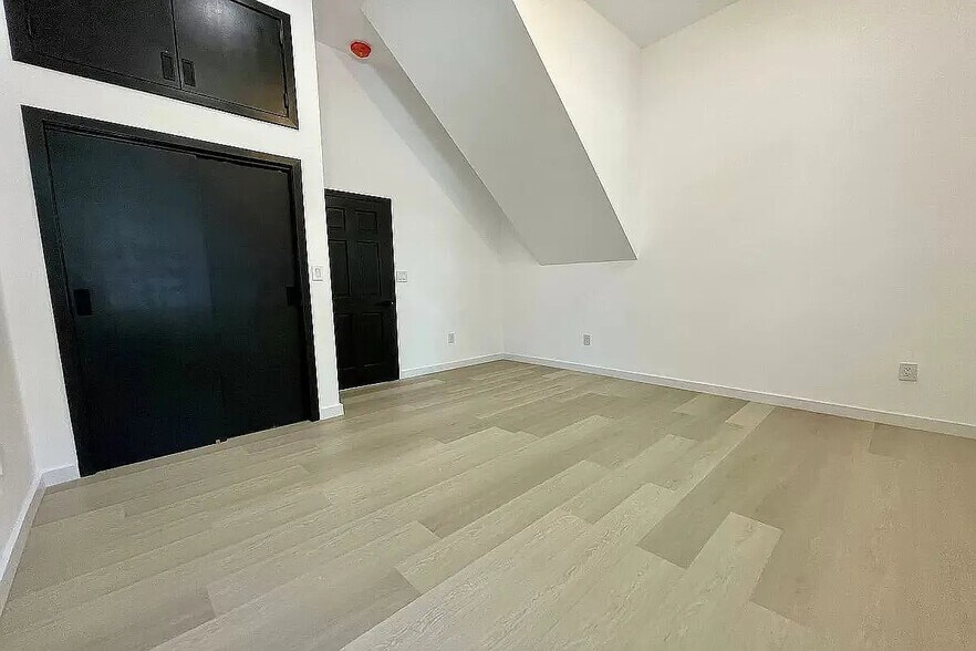 Building Photo - 202 St Nicholas Ave