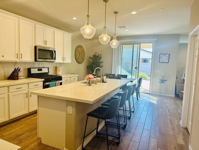 Building Photo - 10965 W Baden St