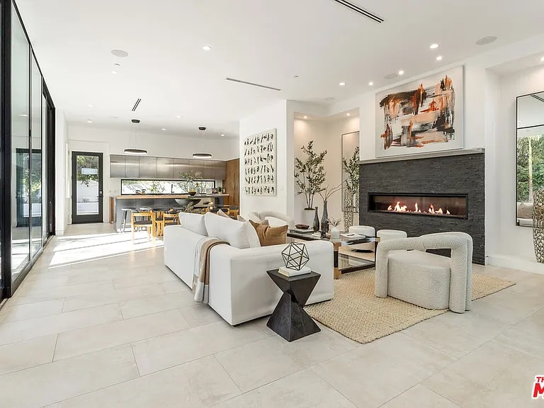 Building Photo - 1621 N Fairfax Ave