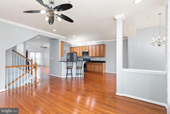 Building Photo - 2900 Lomond Pl