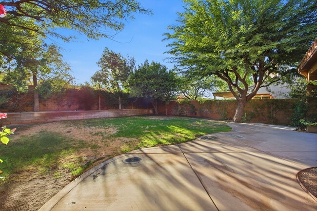 Building Photo - 35495 Domani Dr