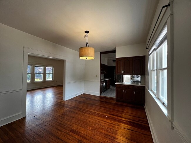 Building Photo - Beautiful 4 Bedroom 1.5 Bath in Marietta !