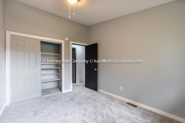 Building Photo - 1421 Querida Dr