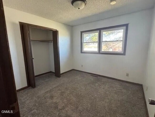 Building Photo - 1123 2nd Ave E