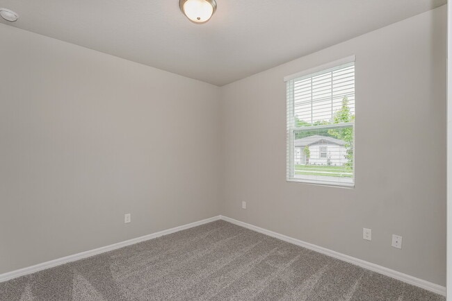 Building Photo - 38993 Harlow Rose Dr