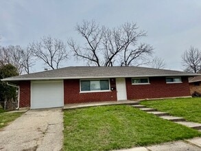 Building Photo - 3 Bedroom, 2 Bath Ranch Home with Garage and Fenced Yard in Huber Heights