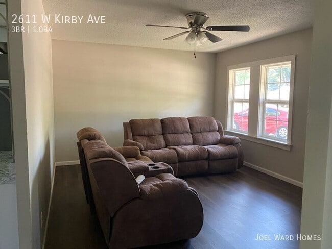 Building Photo - 2611 W Kirby Ave