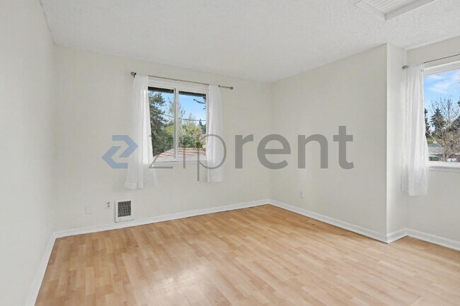 Building Photo - 5160 SW 180th Ave