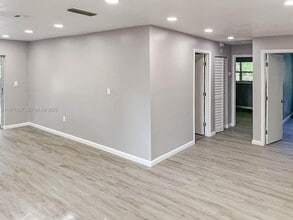 Building Photo - 2510 NE 182nd St