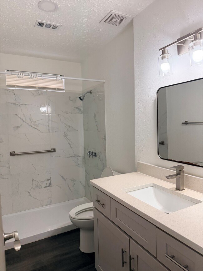 Building Photo - 26415 Hunters Hollow Dr