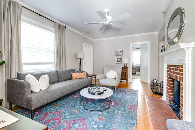 Building Photo - 5000 Bromley Ln