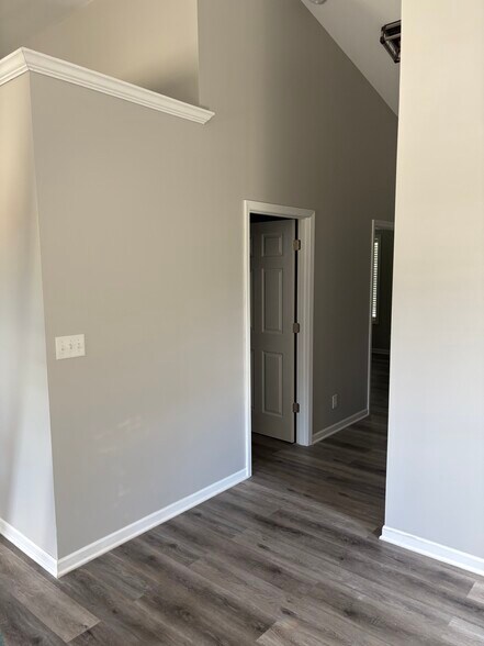 Building Photo - 1103 Bratton Ave