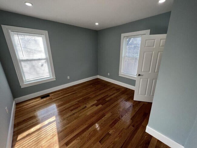 Building Photo - 1.0 bedroom in Cambridge Massachusetts 02140