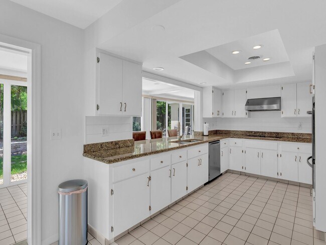 Building Photo - 1425 Treasure Cove Ln