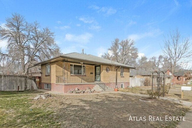 Building Photo - 2353 S Sherman St