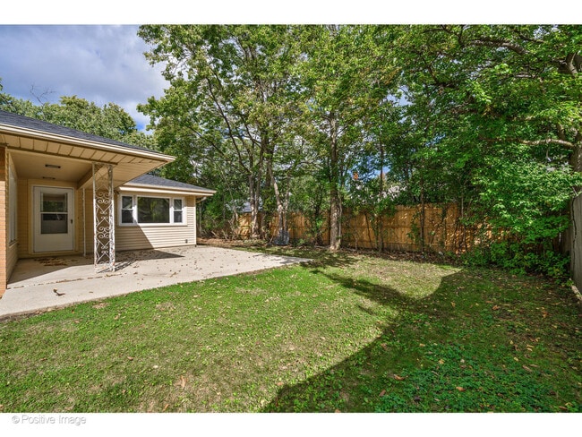 Building Photo - 335 Brookside Ln