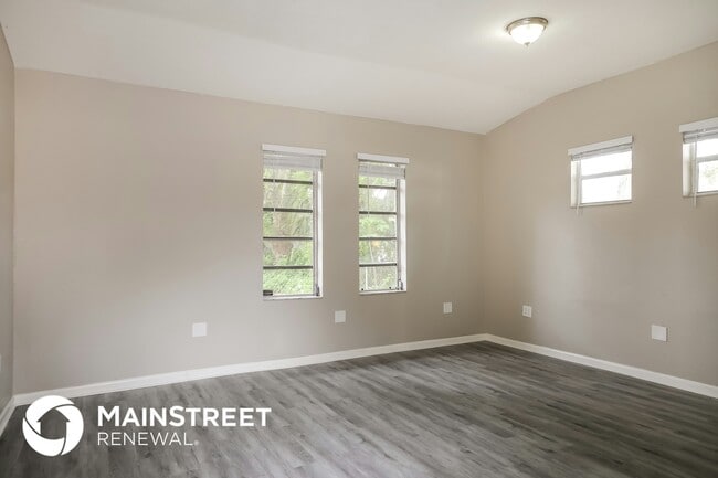 Building Photo - 212 Grant Dr