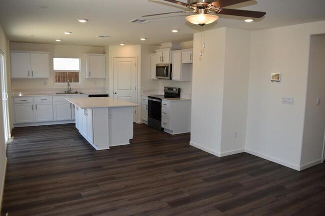 Building Photo - 708 Athena Dr