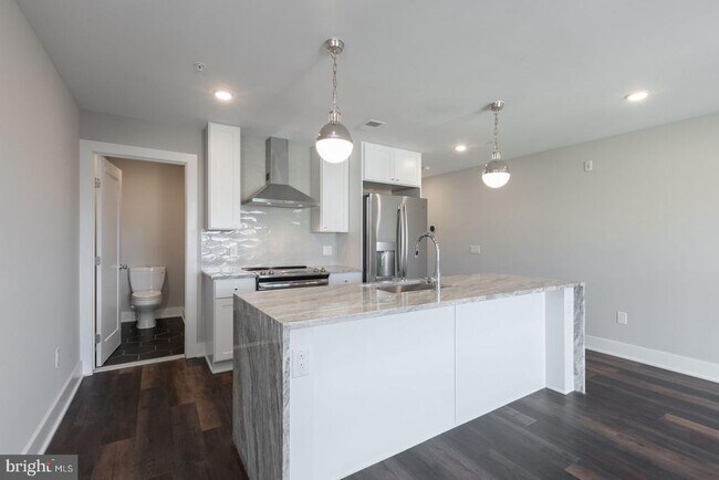 Building Photo - 711 N 16th St