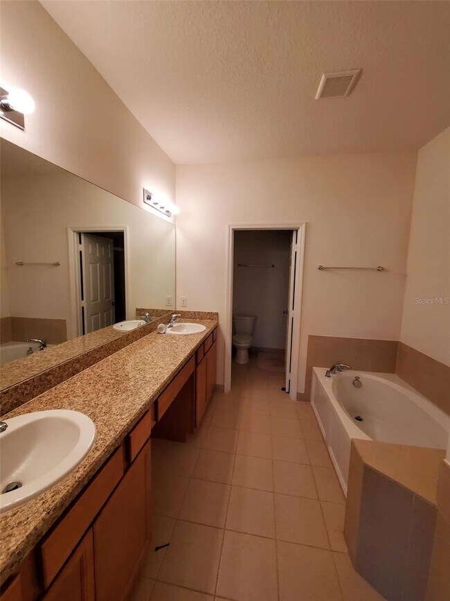 Building Photo - 1893 Portofino Meadows Blvd