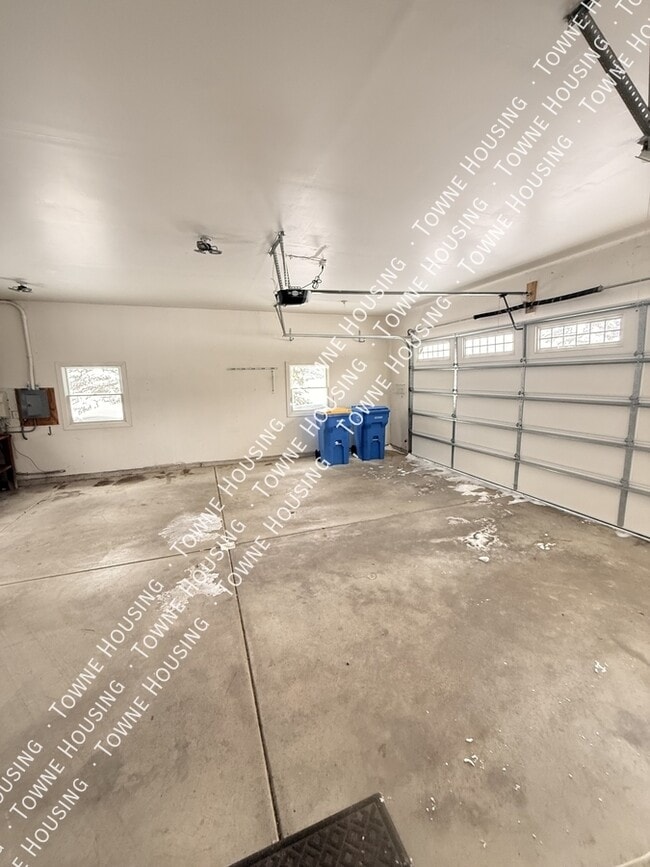 Building Photo - 13573 Schang Rd