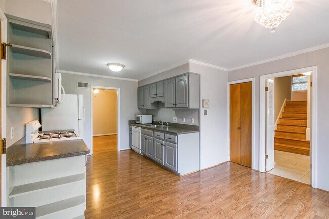 Building Photo - 2012 Friendship Ln